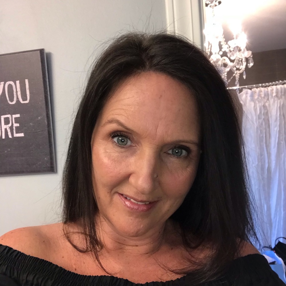 Meet your Posher, Corrinna